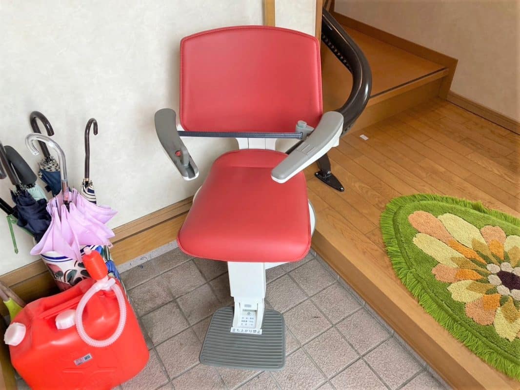 階段昇降機、階段リフト、福祉用具