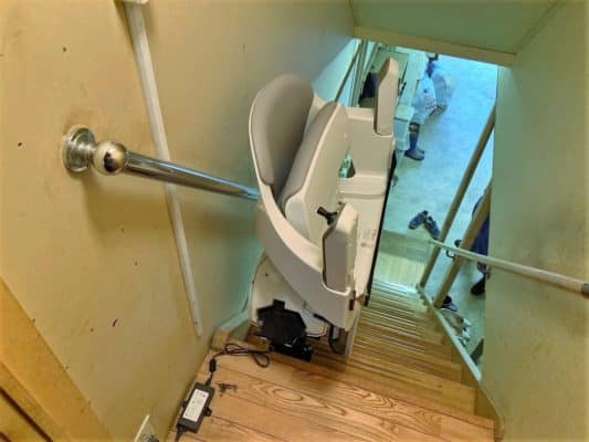 階段昇降機、階段リフト、福祉用具