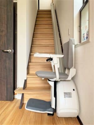 階段昇降機、階段リフト、福祉用具
