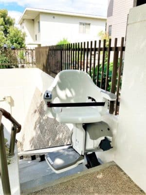 階段昇降機、屋外階段リフト、福祉用具