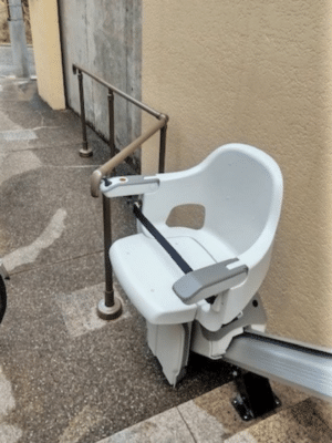 階段昇降機、階段リフト、福祉用具