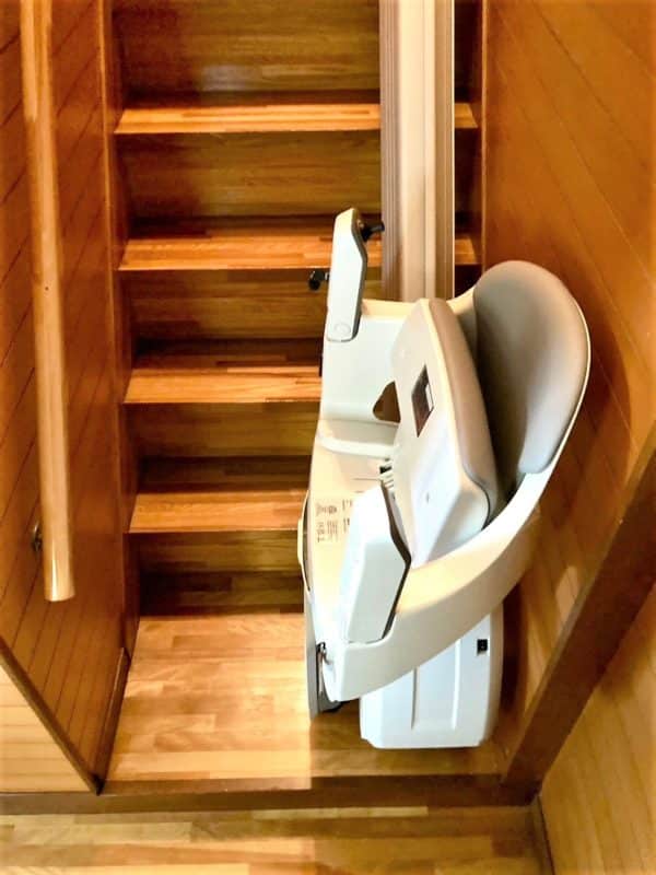 階段昇降機、福祉用具、階段リフト