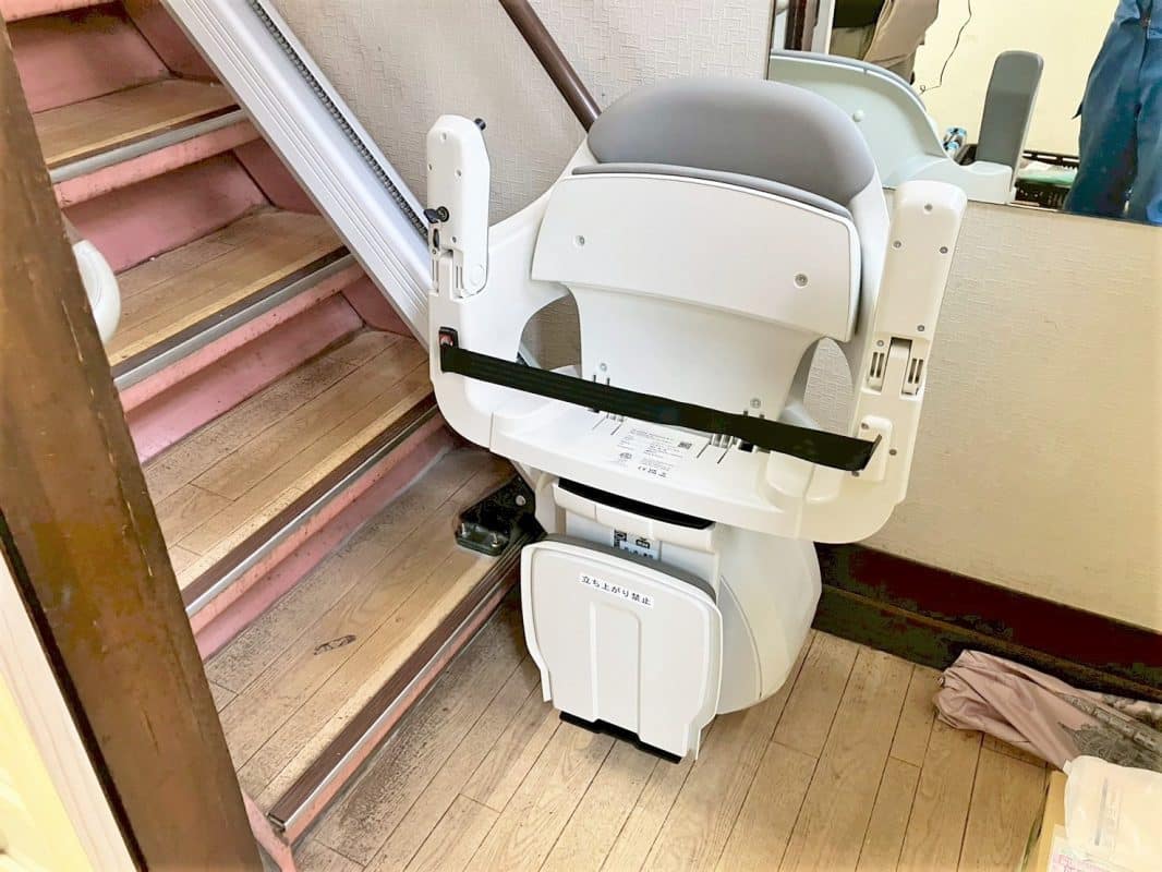 階段昇降機、階段リフト、福祉用具
