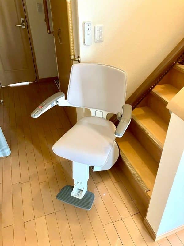 階段昇降機、階段リフト、福祉用具