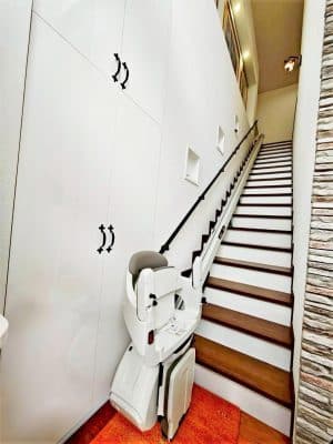 階段昇降機、階段リフト、福祉用具