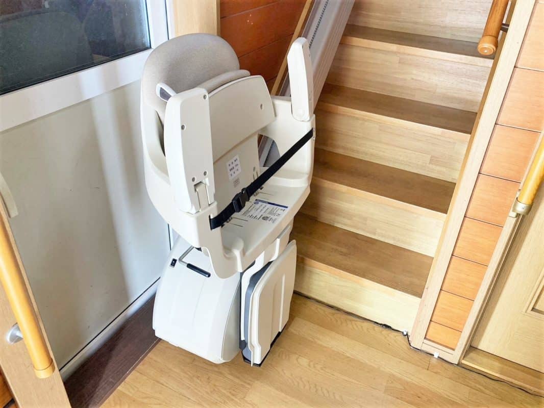福祉用具、階段昇降機、階段リフト、階段につけるリフト