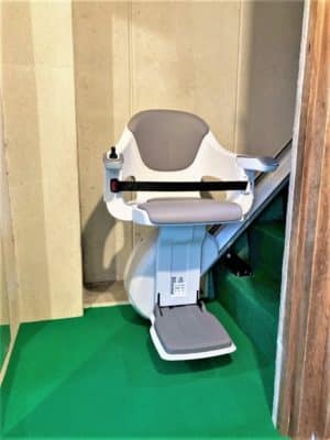 階段昇降機、階段リフト、福祉用具