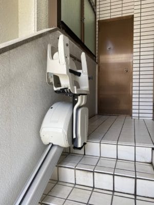 階段リフト（上階）折畳まれた状態