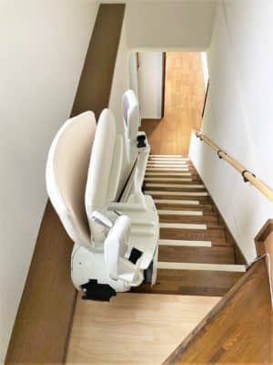 いす式階段昇降機、階段リフト、階段、福祉用具