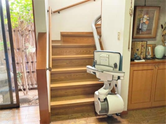 階段昇降機、福祉用具、階段リフト