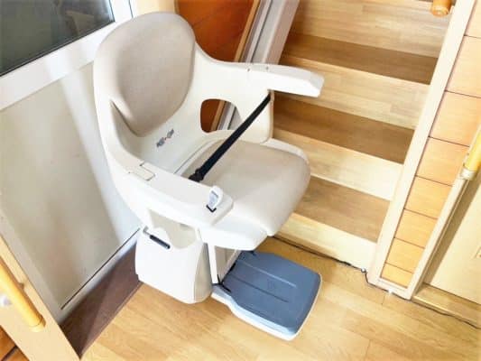 福祉用具、階段昇降機、階段リフト、階段につけるリフト