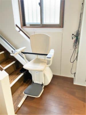 いす式階段昇降機、階段リフト、階段、福祉用具