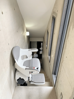 階段昇降機、階段リフト、福祉用具