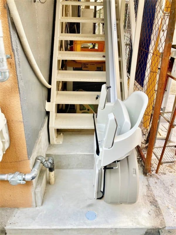 階段昇降機、階段リフト、屋外階段