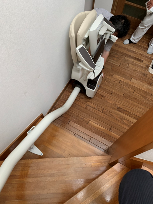 階段リフト　レール