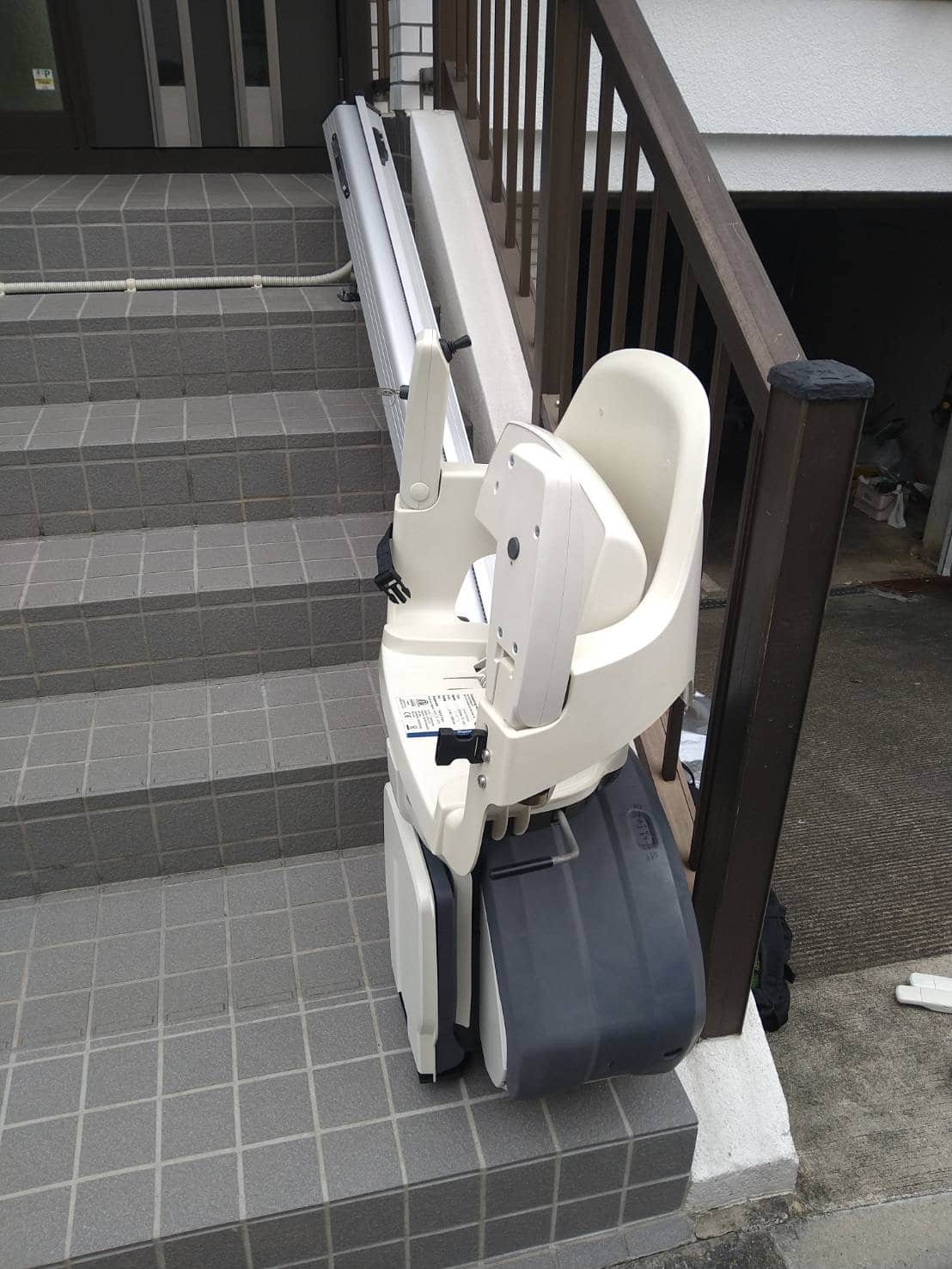 階段昇降機　屋外直線型　レンタル