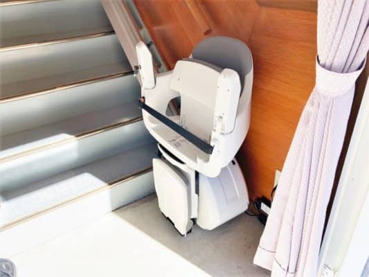 福祉用具、階段昇降機、階段リフト、階段につけるリフト