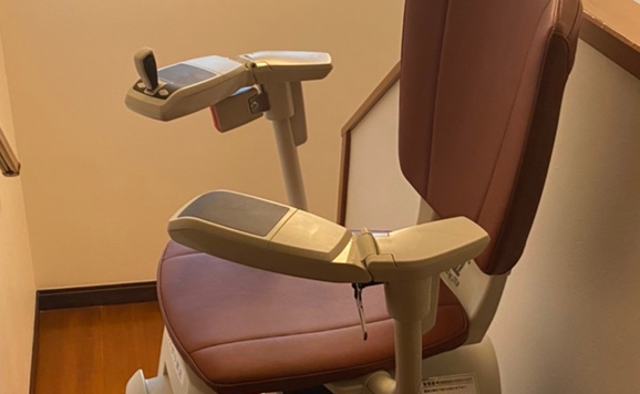 沖縄　曲線　階段昇降機