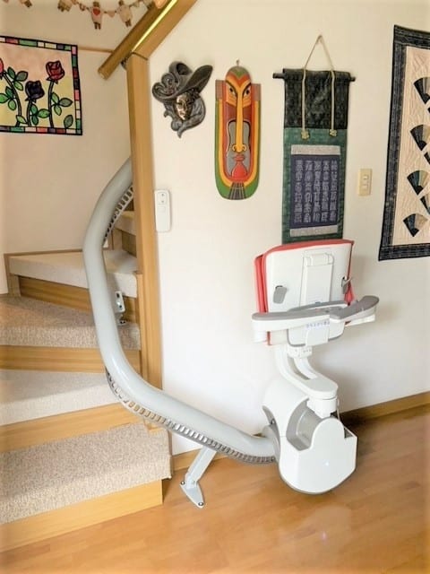 階段昇降機、階段リフト、福祉用具
