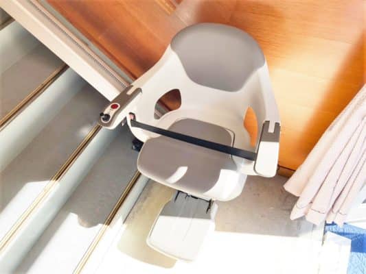 福祉用具、階段昇降機、階段リフト、階段につけるリフト