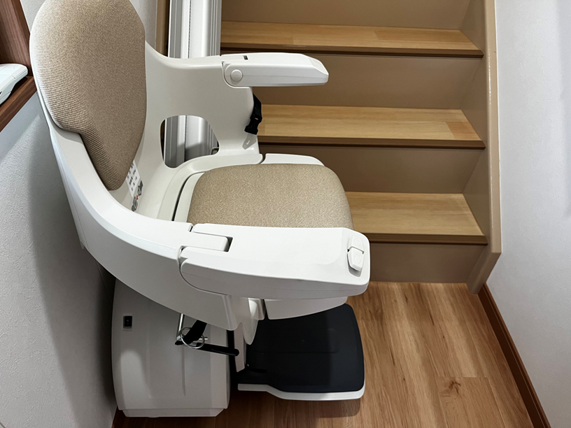 階段昇降機 直線型 レバント