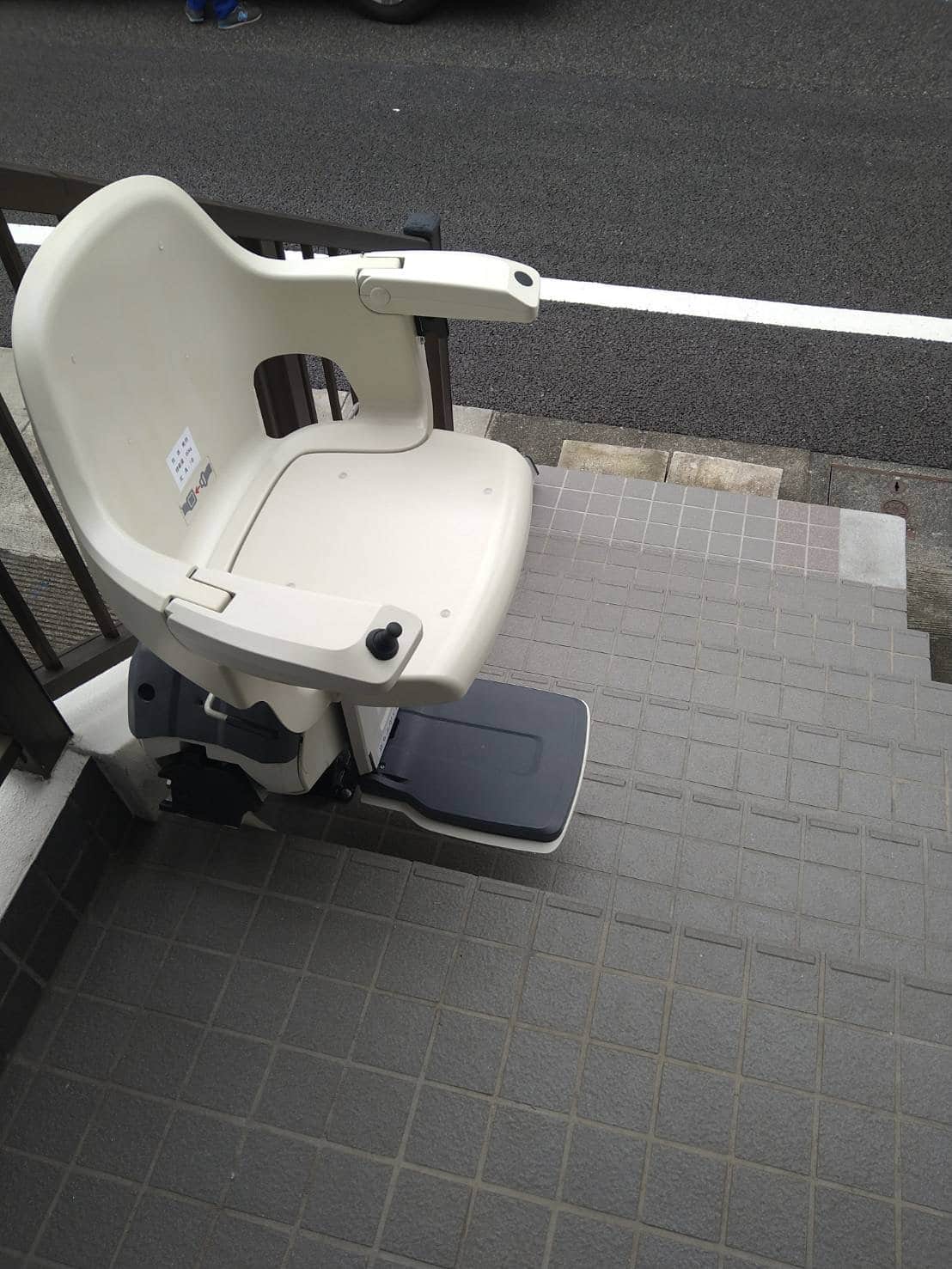 階段昇降機　屋外直線型　レンタル