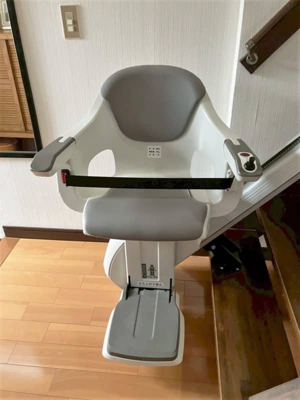 階段昇降機、階段リフト、福祉用具