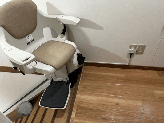 階段昇降機 直線型レバント