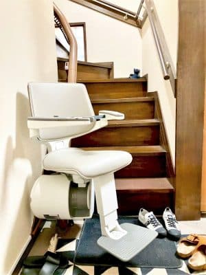 階段昇降機、階段リフト、福祉用具