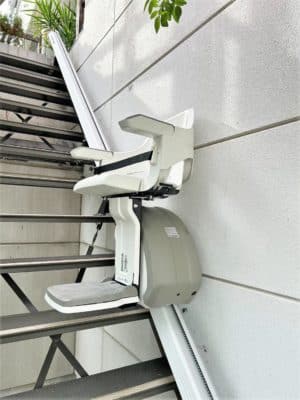 階段昇降機、階段リフト、福祉用具