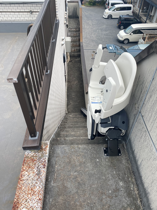 76c691c22c7ef40a64aa64b04f05e90c 4