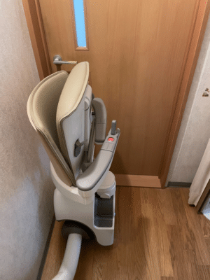 階段昇降機 （曲線型 駐機中）