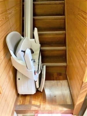 階段昇降機、階段リフト、福祉用具