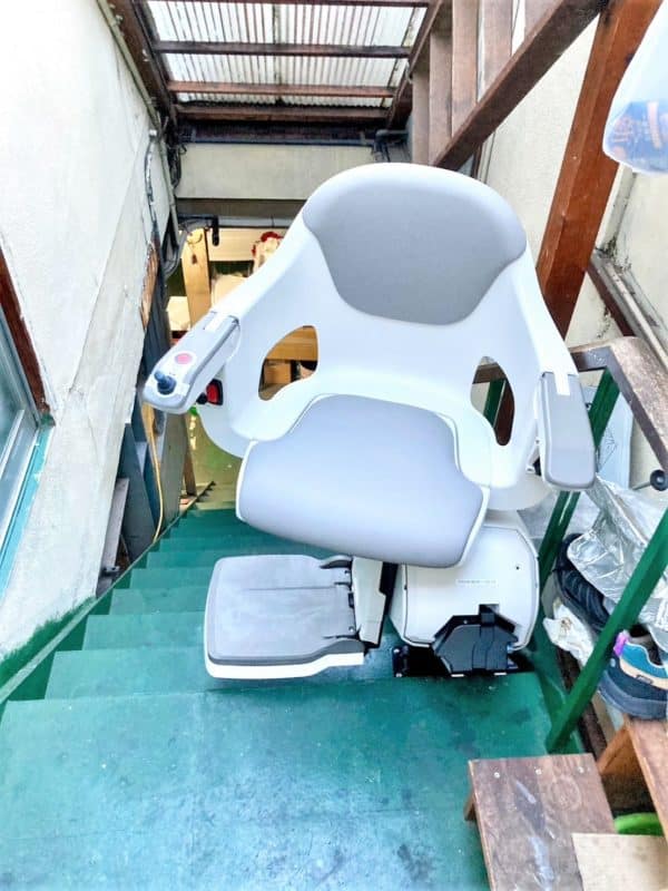 階段昇降機、階段リフト、