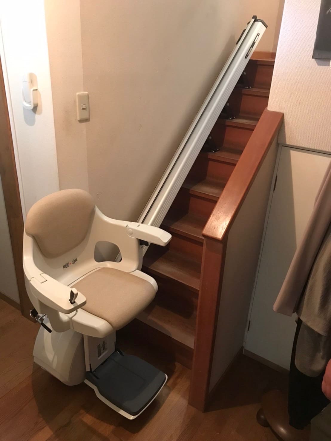 階段昇降機 上階手動回転 レバント