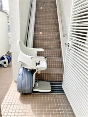 階段昇降機、昇降リフト、階段リフト、福祉用具