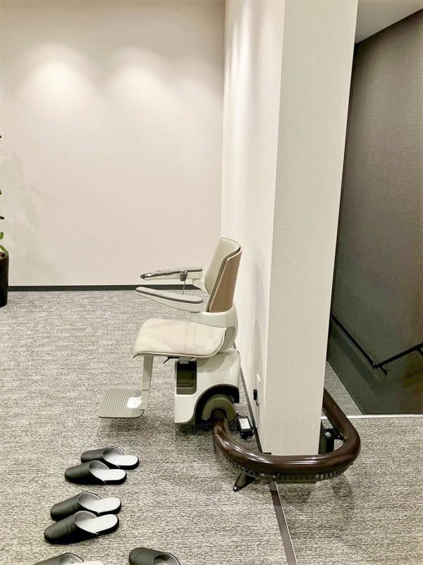 いす式階段昇降機、階段リフト、福祉用具
