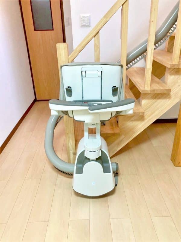 階段昇降機、階段リフト、福祉用具