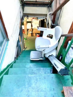 階段昇降機、階段リフト、