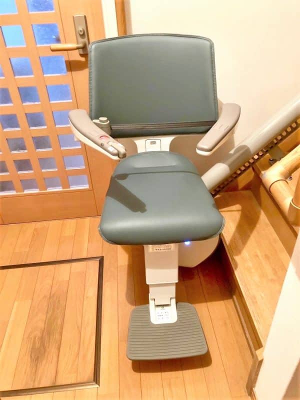 階段昇降機、階段リフト、階段、福祉用具