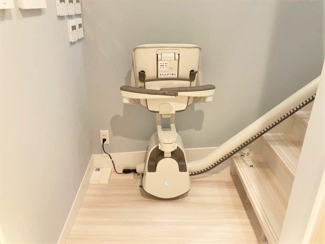 いす式階段昇降機、階段リフト、福祉用具、階段