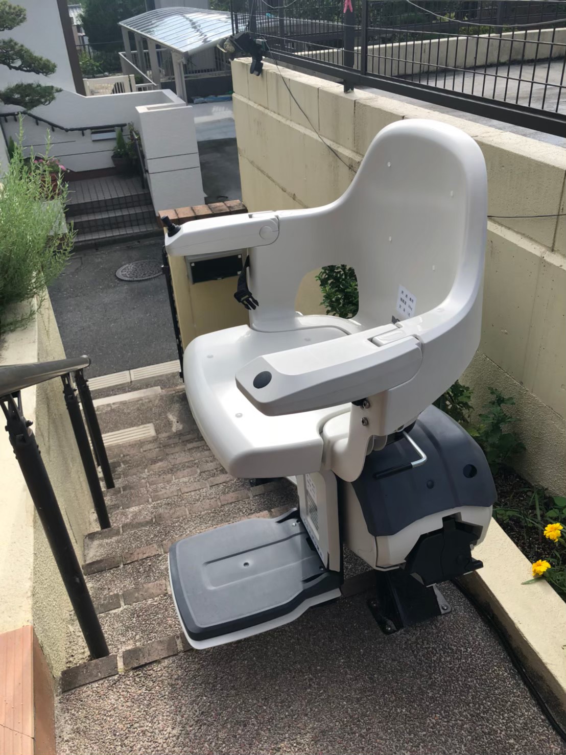 階段昇降機　屋外　アウトドア