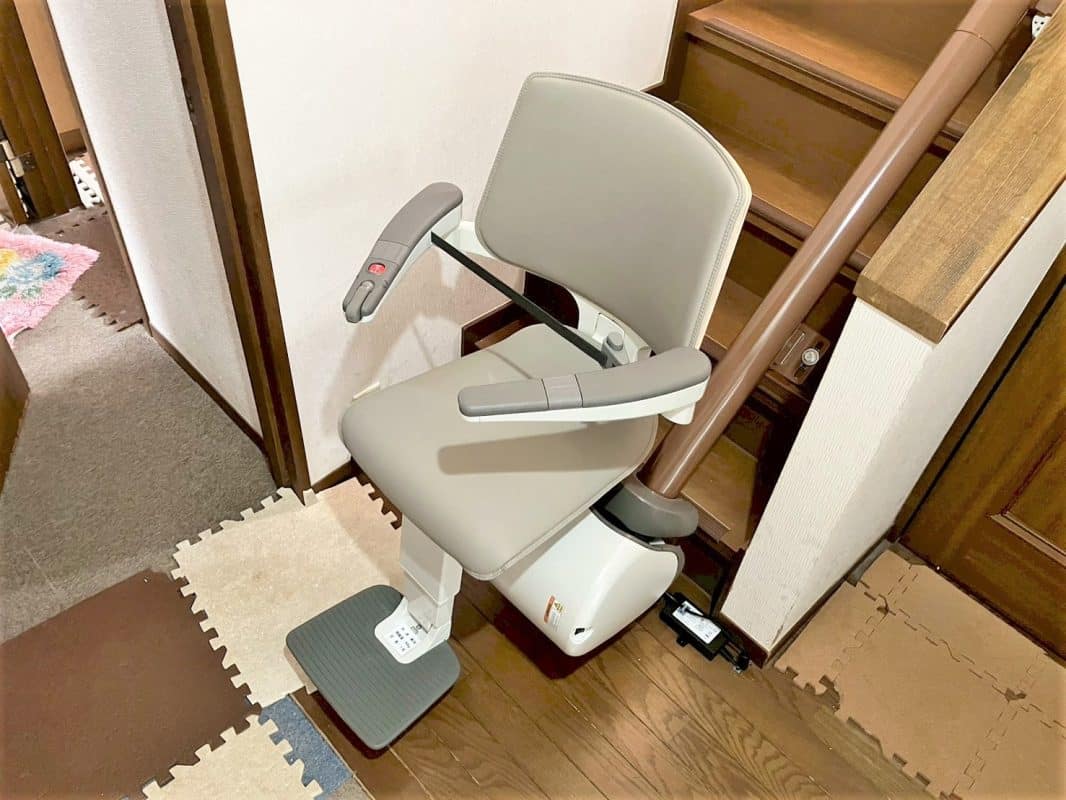 階段昇降機、階段リフト、福祉用具