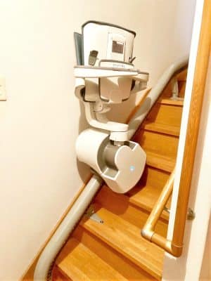 階段昇降機、階段リフト、階段、福祉用具