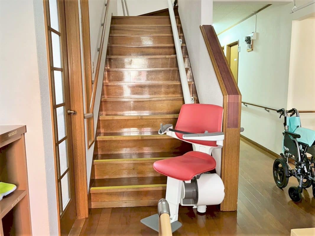 階段昇降機、階段リフト、福祉用具