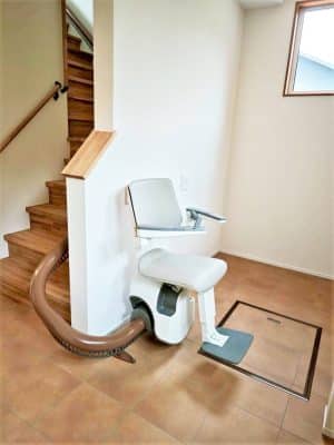 階段昇降機、階段リフト、福祉用具