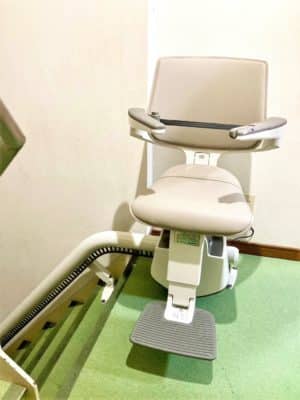 階段昇降機、階段リフト、福祉用具