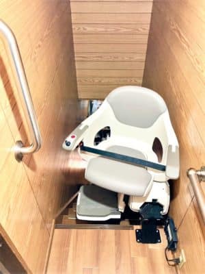 階段昇降機、階段リフト、福祉用具