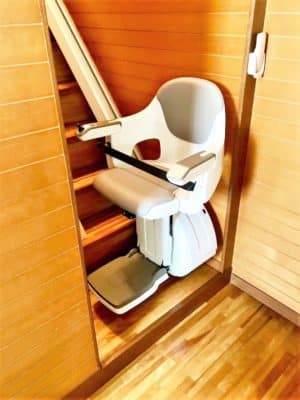 階段昇降機、福祉用具、階段リフト