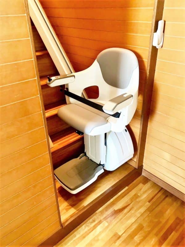 階段昇降機、福祉用具、階段リフト